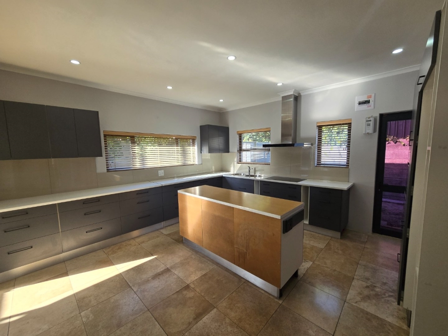4 Bedroom Property for Sale in Wetton Western Cape